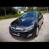 Opel Astra J Lim.Design Edition Behindertengerecht - Opel Astra: Design Edition