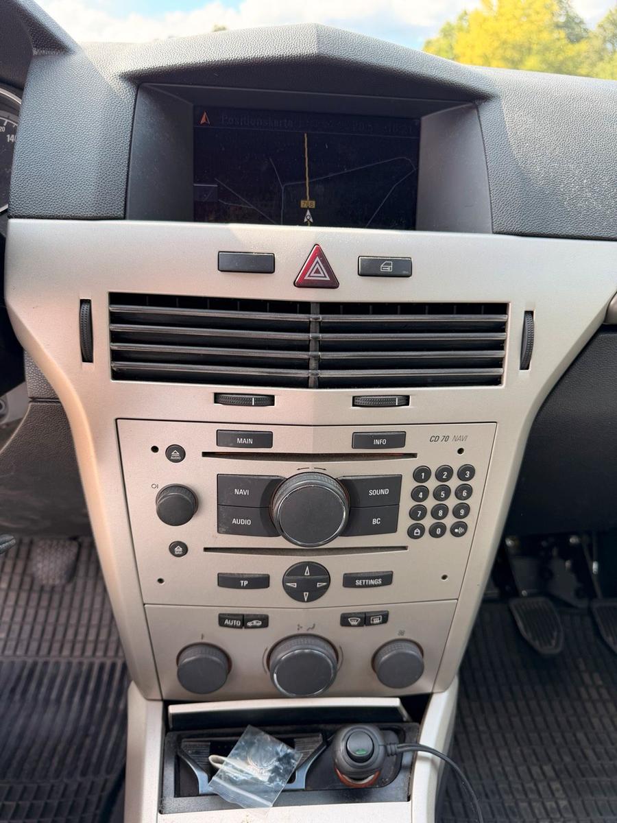 Opel Astra 2007 — photo 9
