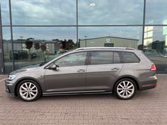 Fahrzeugabbildung Volkswagen Golf VII Variant 1.5 TSI Highline *PANO*R-LINE*