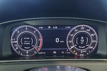 Volkswagen Golf VII GTD 2.0 TDI DSG AID+ACC+KEY+PANO+AHK