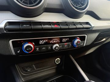 Audi Q2 35 TFSI basis 7-Gang S tronic|Kamera|Navi|LED
