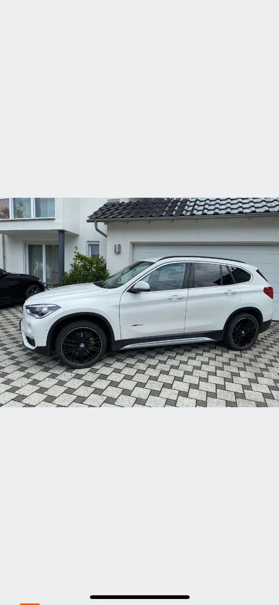 BMW X1 xDrive20i - Sportlook, 19Zoll, 8-fach, Leder