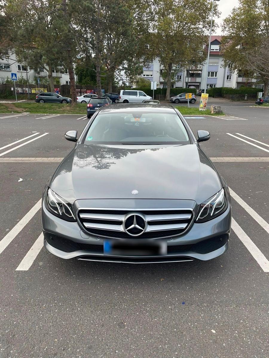 Mercedes-Benz E 220