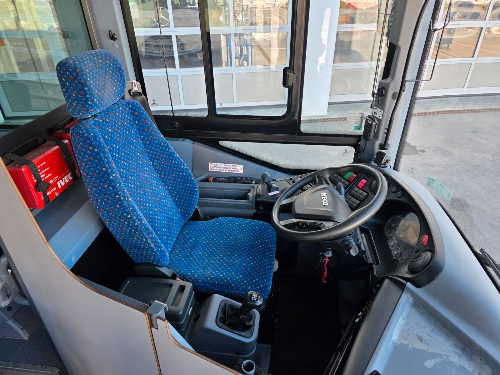 Fahrzeugabbildung Iveco Crossway LI6C 12 Klima Intarder 45+26+1