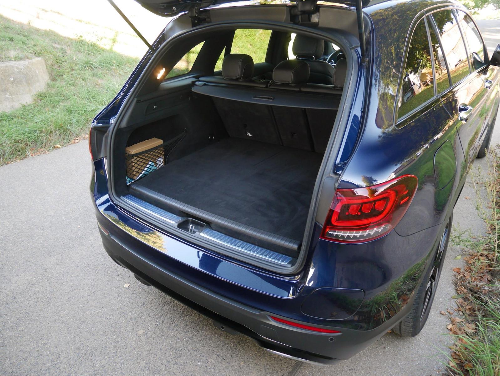 Mercedes-Benz GLC 300 e 4Matic Plug-In-Hybrid//AMG Line