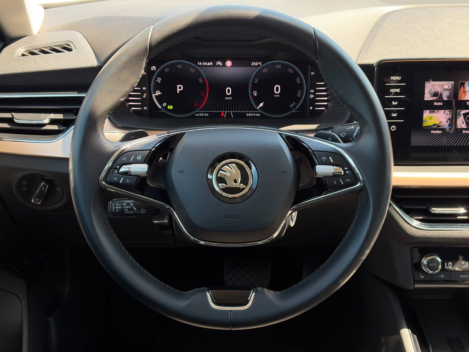 Fahrzeugabbildung SKODA Kamiq 1.0 TSI DSG Style CarPlay LED ACC CAM LHZ