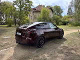Tesla Model Y Performance, Midnight Cherry Red und AHZ - rote Tesla Model Y