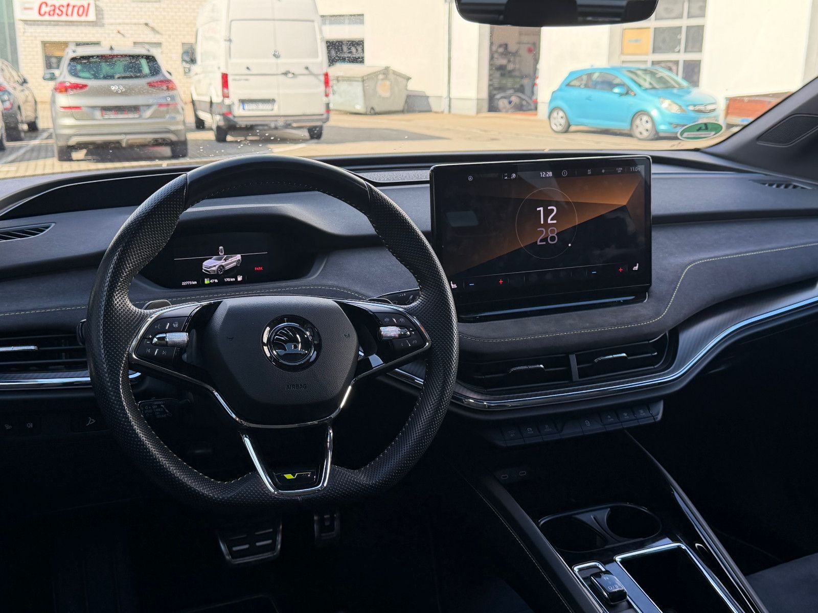 Fahrzeugabbildung SKODA Enyaq RS*ACC*SZHZNG*NAVI*360°*CARPLAY*AMBIENTE*