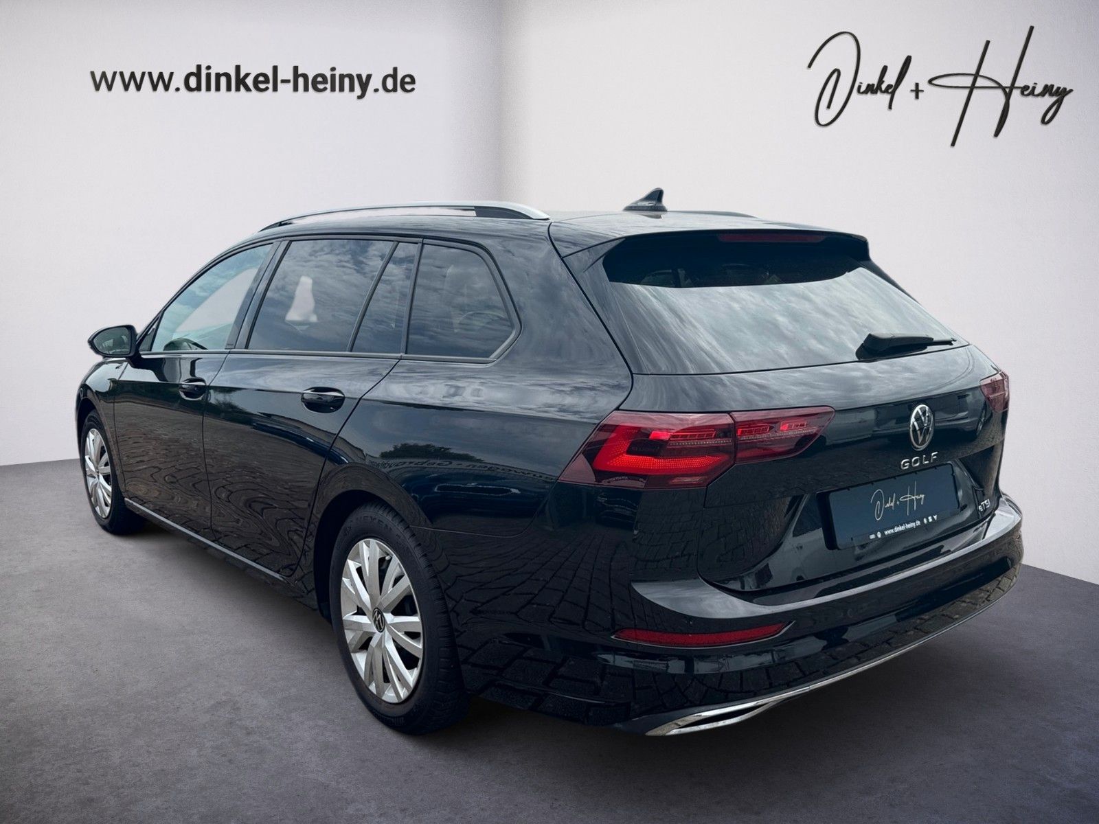 Fahrzeugabbildung Volkswagen Golf VIII Variant Life ACTIVE 1.0 eTSI