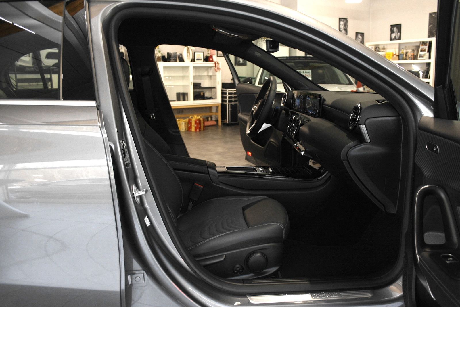 Fahrzeugabbildung Mercedes-Benz A 180 Progres. Advanced *Volldigitales Display*D