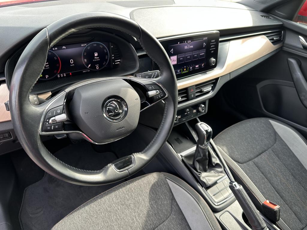 Skoda Scala 2023 г. Красный, пробег 49750 км