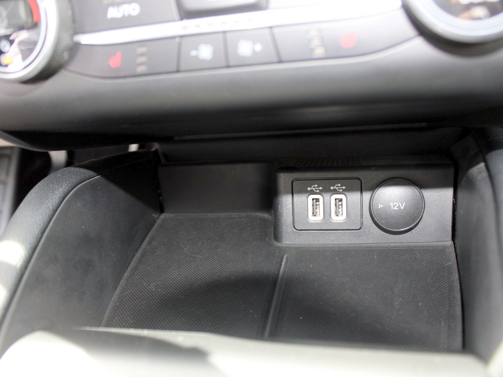 Fahrzeugabbildung Ford Focus ST-Line X 1,0 EcoBoost Mild Hybrid