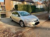 Opel Astra J Sports Tourer 1.6 Benziner - Opel Astra aus 2010: Sports Tourer