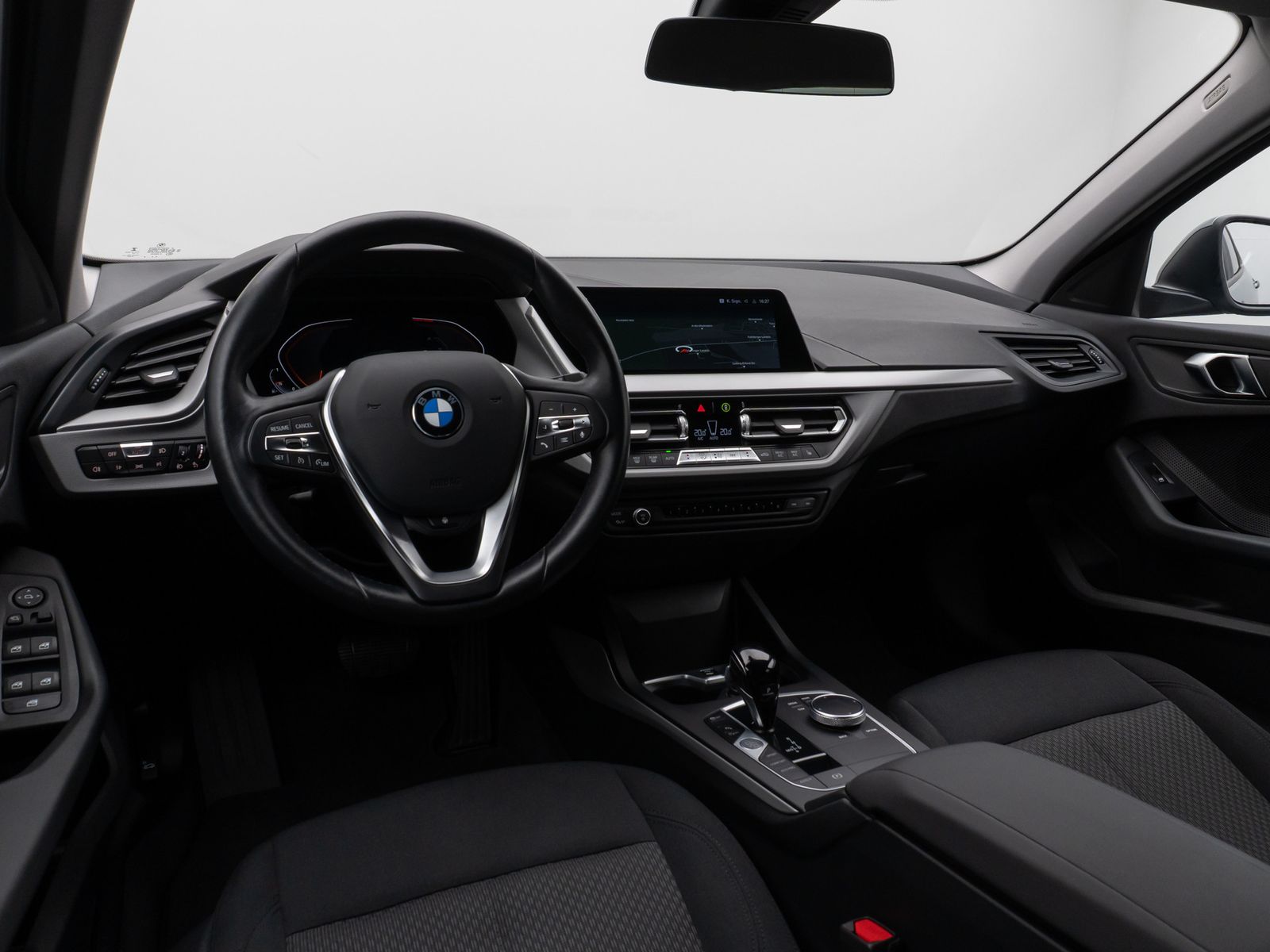 Fahrzeugabbildung BMW 118i Kamera DAB Lordos CockPitPro Lenkrhzg LED