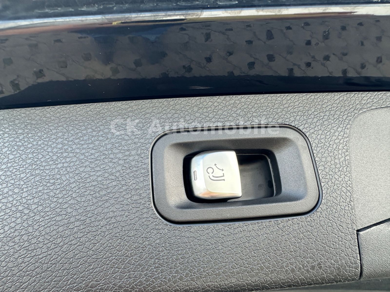 Fahrzeugabbildung Mercedes-Benz E 300de T-Modell Avantgarde/Widescreen/LED/AHK
