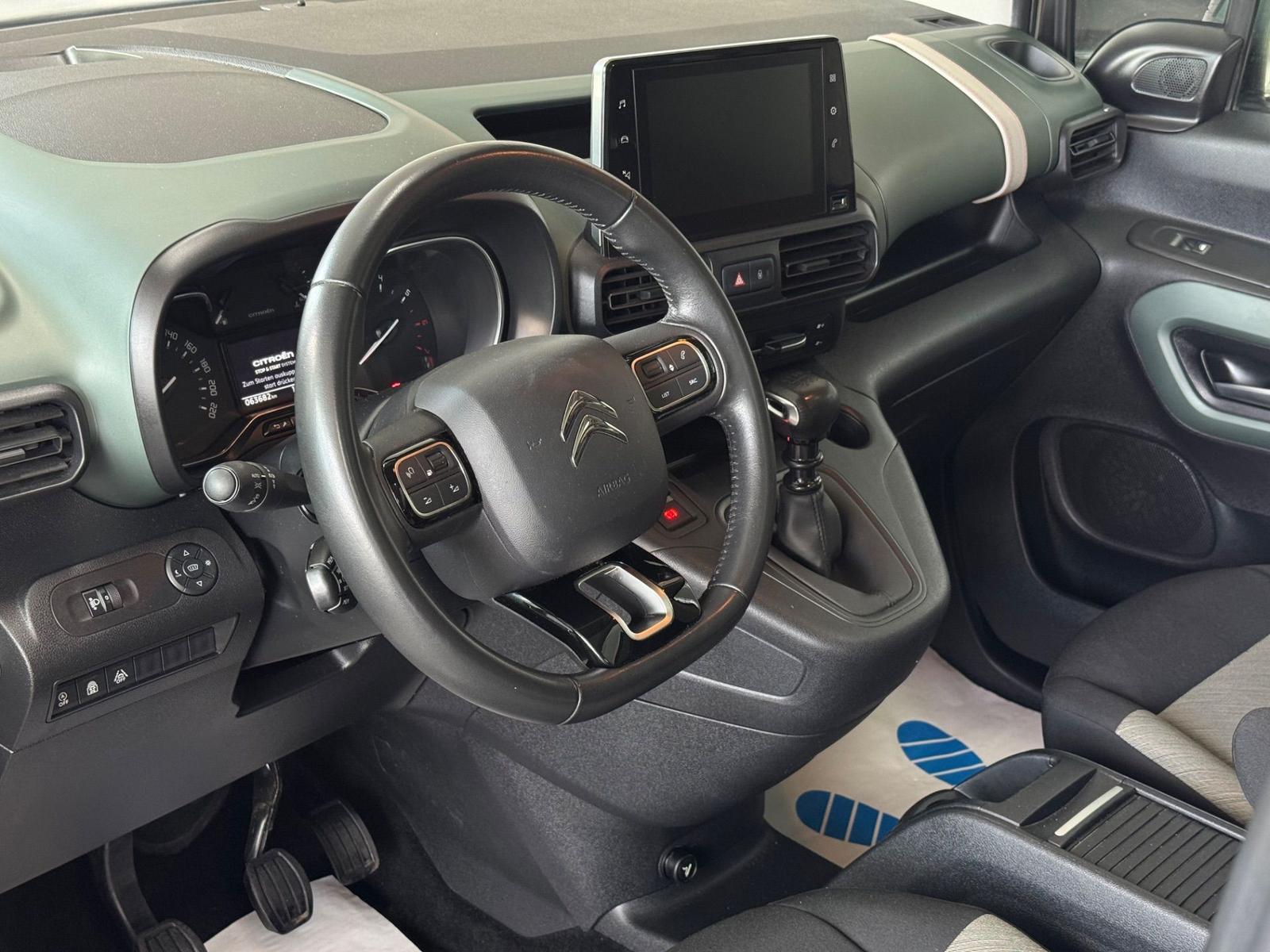 Citroën Berlingo 1.2 Shine M Behindertengerecht-Rampe