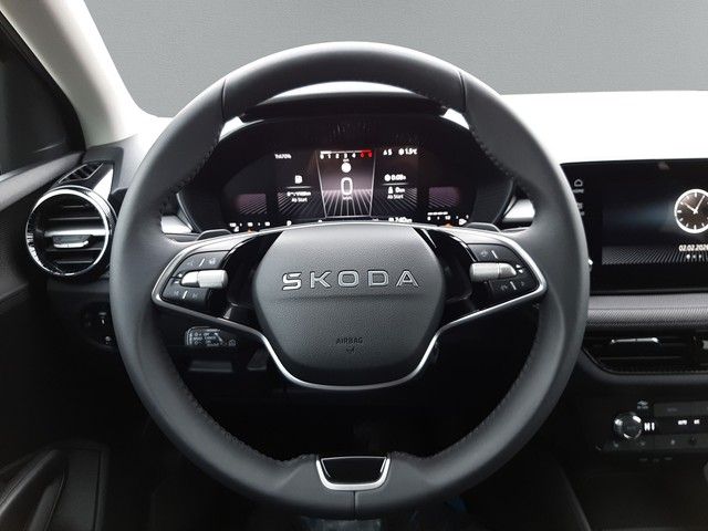 Fahrzeugabbildung Skoda Fabia Tour 1.0TSI DSG AHK Kamera ACC LenkHz