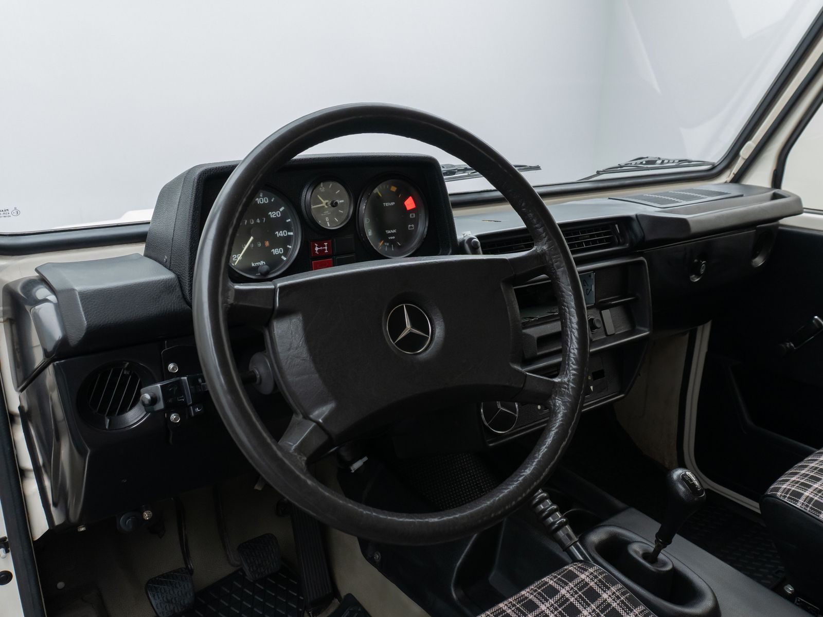 Fahrzeugabbildung Mercedes-Benz G 240 4x4AHK Servo Classic Data 2+