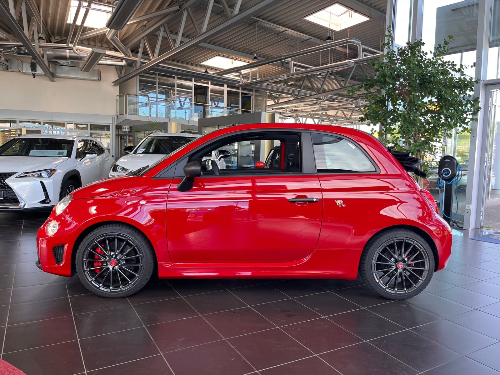 Fahrzeugabbildung Abarth 695C NUR 2.000KM!!! BEATS NAVI ALU