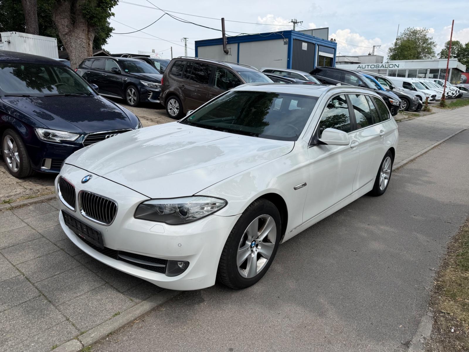 BMW 520 2012 — interior