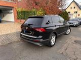 Volkswagen Tiguan Allspace 2.0 TSI 162kW DSG 4MOTION Hi... - Volkswagen Tiguan Allspace mit Benzin-Antrieb: Automatik