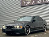 BMW 530i*M-PAKET/ALCANTARA/MEMORY/XENON/SCHIEBEDACH - BMW 530 mit Benzin-Antrieb