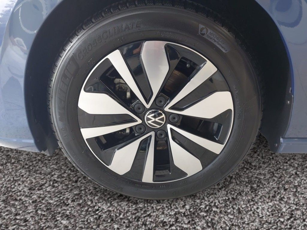 Fahrzeugabbildung Volkswagen Golf Variant 1.5 eTSI DSG Goal AHZV