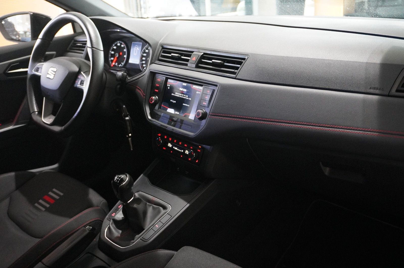 Fahrzeugabbildung SEAT Ibiza 1.0 TSI FR SPORT LED/NAVI/SHZ/PDC/TEMP/17"