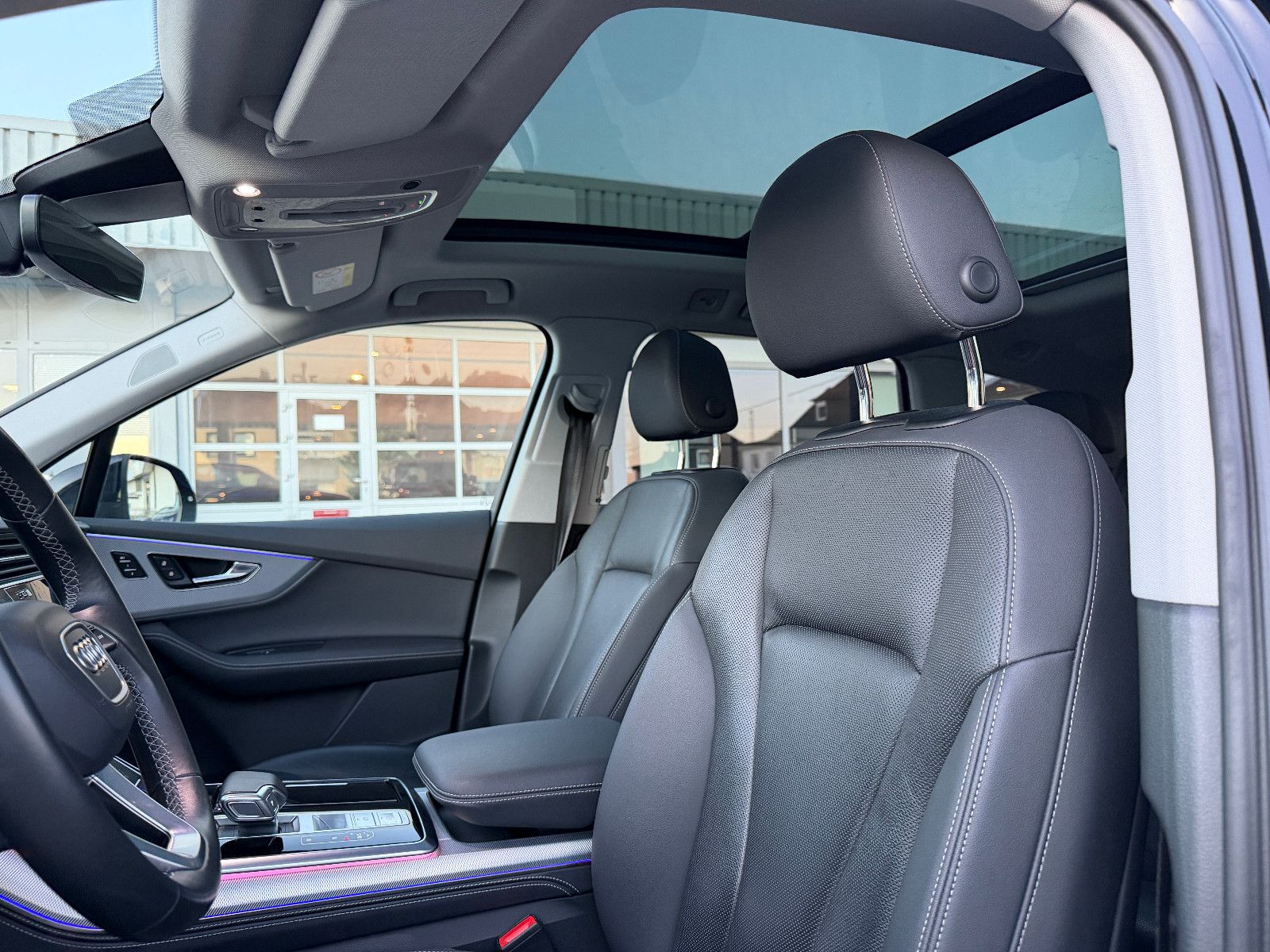 Fahrzeugabbildung Audi Q7 50 TDI Quattro/7-SITZE/PANO/HUD/AMBIENTE/KAME