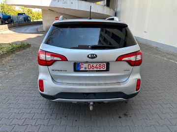 KIA Sorento - 4