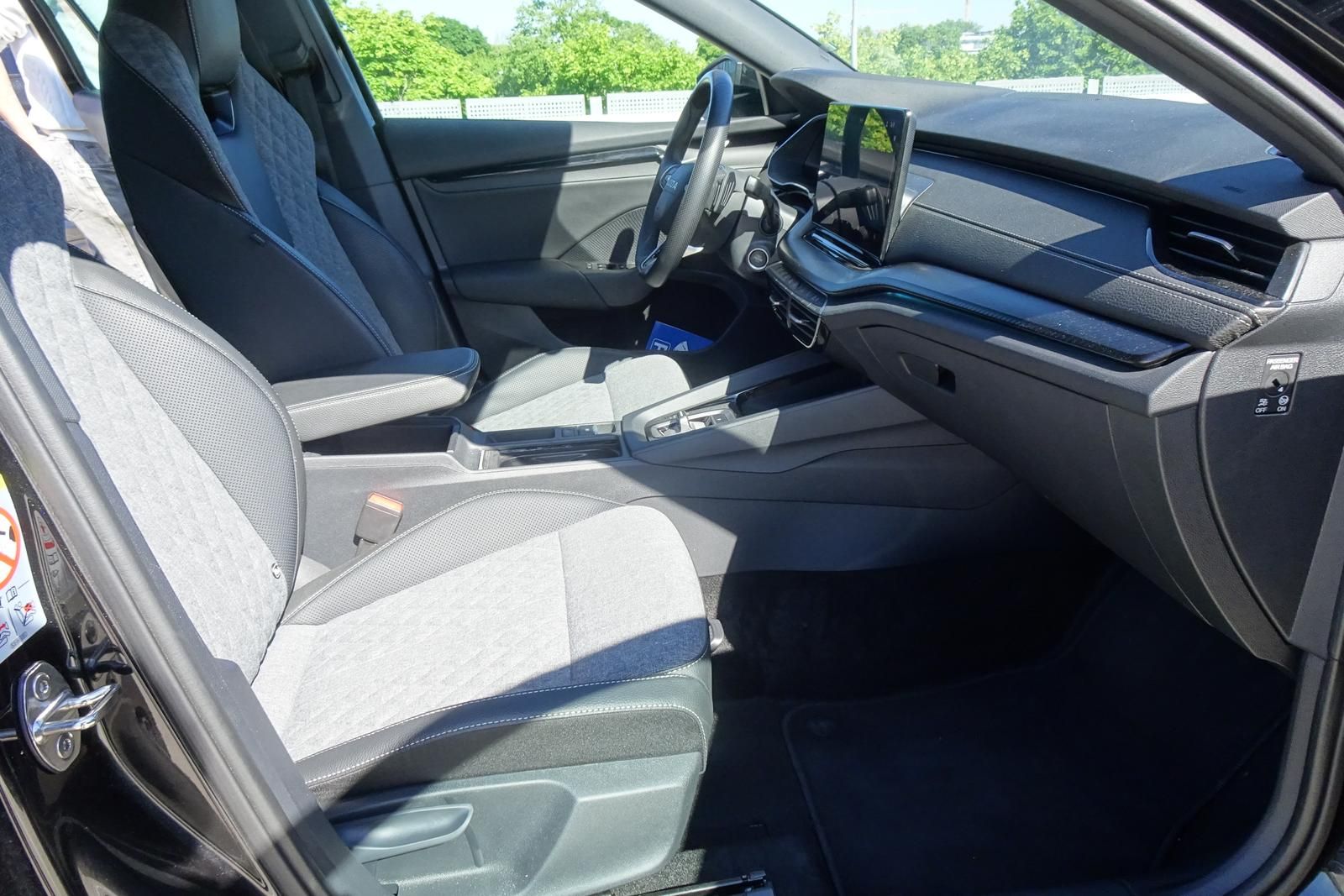 Fahrzeugabbildung SKODA Octavia Combi Sportline 2.0l TDI 110kW DSG AHK L