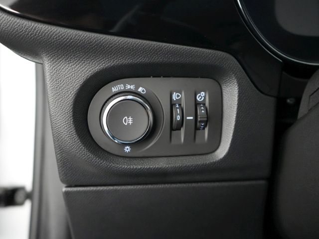 Corsa F ELEGANCE+RÜCKFAHRKAMERA+SITZ-/LENAKRADHE