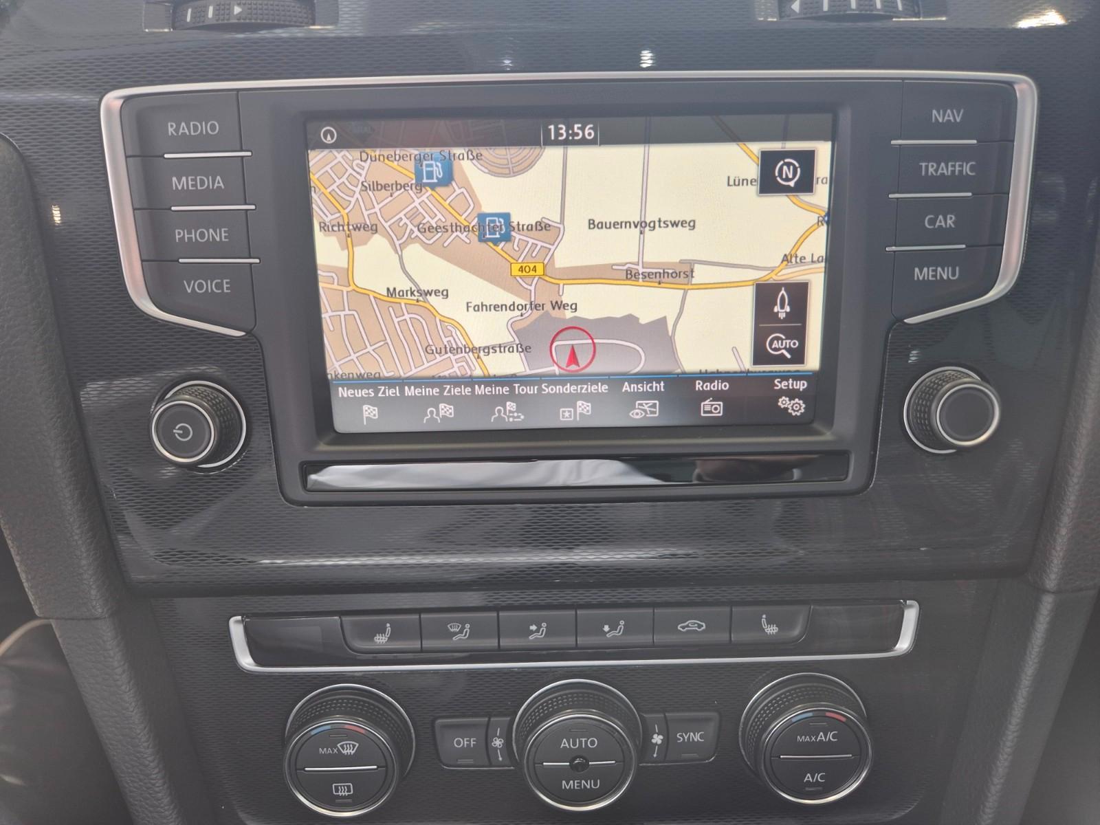 Volkswagen GOLF VII GTI PERFORMANCE NAVI SHZ PDC PANO XENON