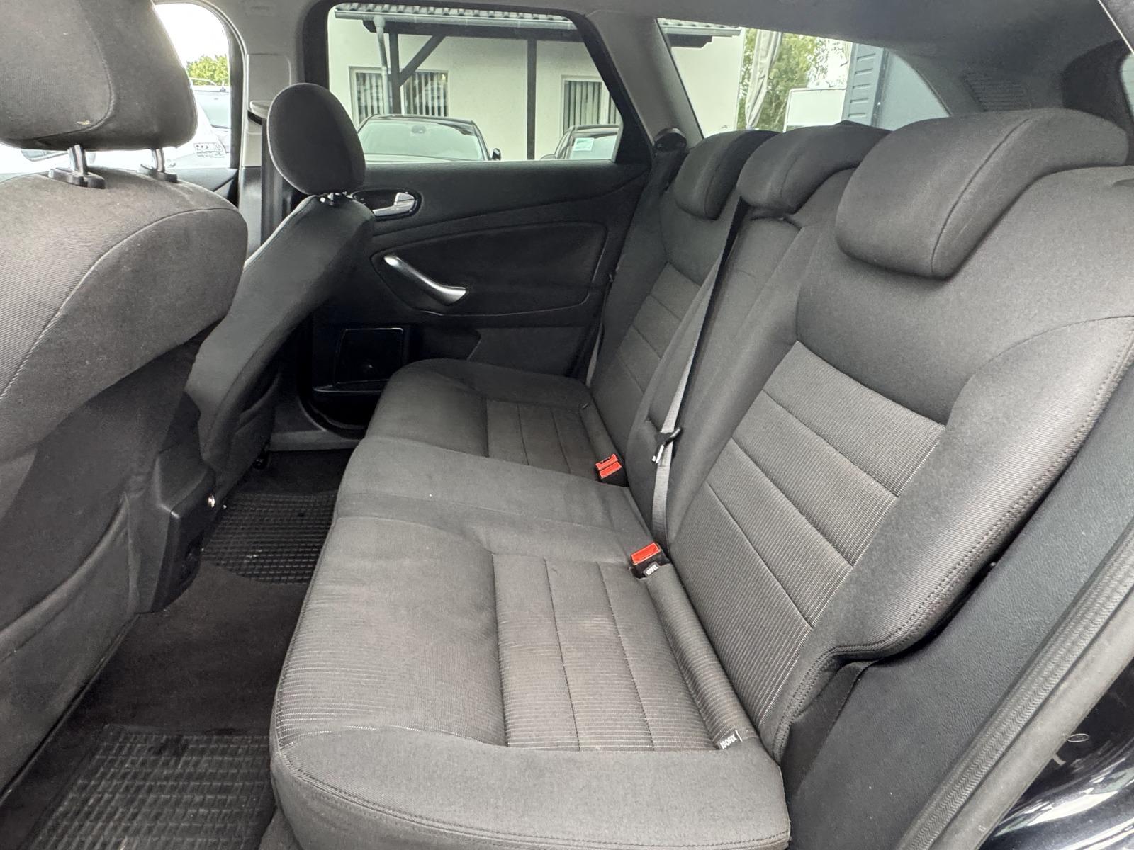 Ford Mondeo 2010 — photo 14