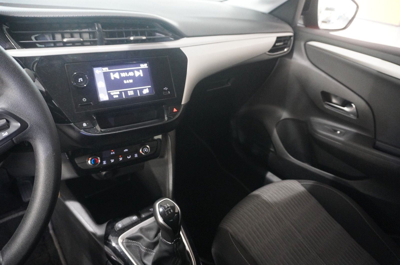 Fahrzeugabbildung Opel Corsa F 1.2 EDITION KLIMA/PDC/USB/TEMP./BT