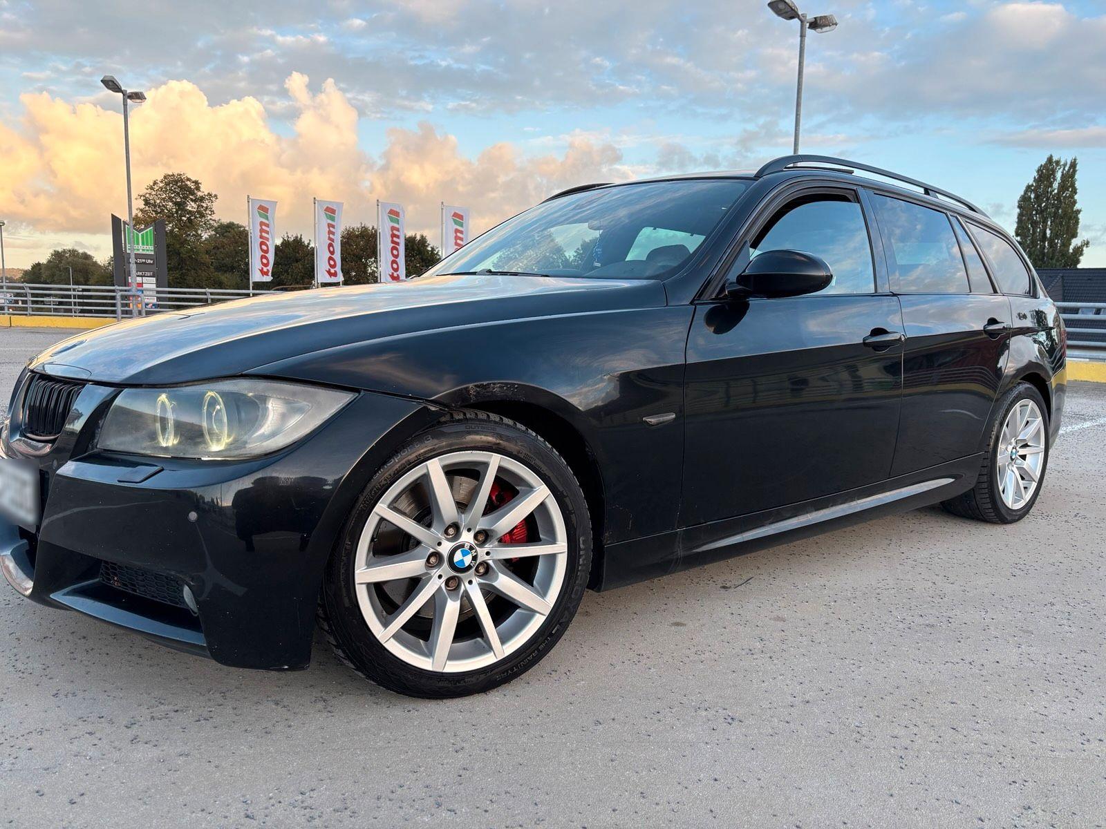 BMW 330 2007 — rear view