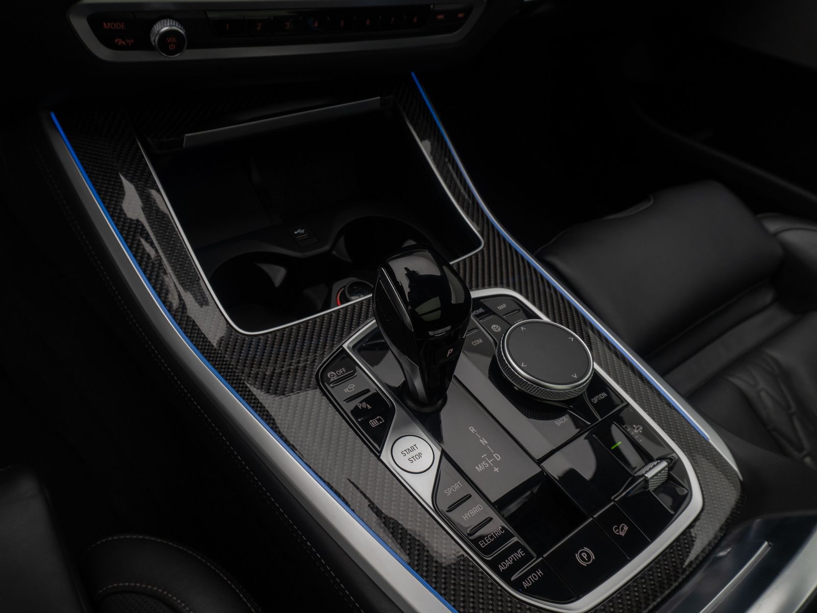 Fahrzeugabbildung BMW X5 xD45e M Sport HUD 360°Laser DAB SkyLounge H/K