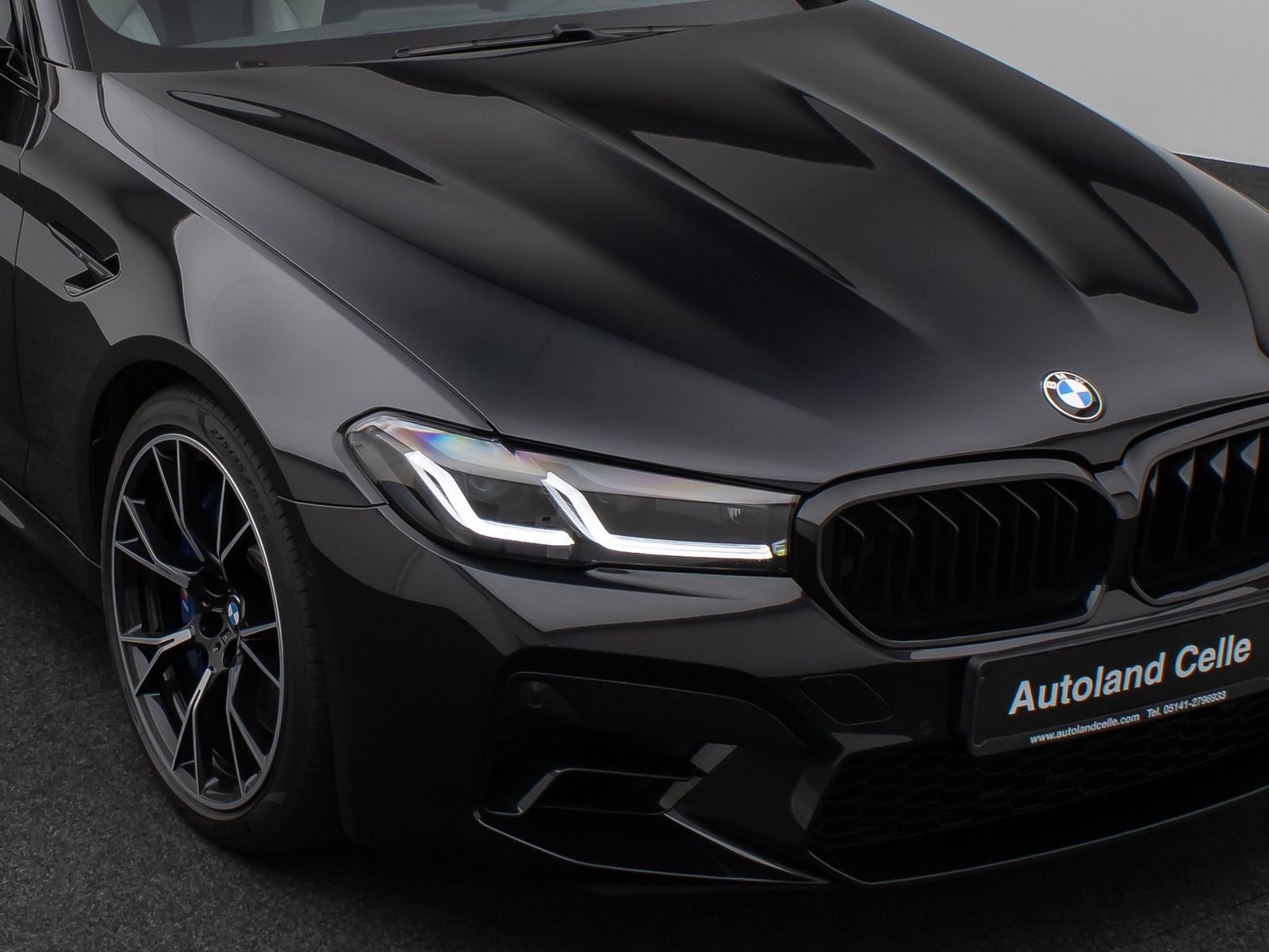 Fahrzeugabbildung BMW M5 Competition xD Kamera HUD DAB B&W SoftCL 20"