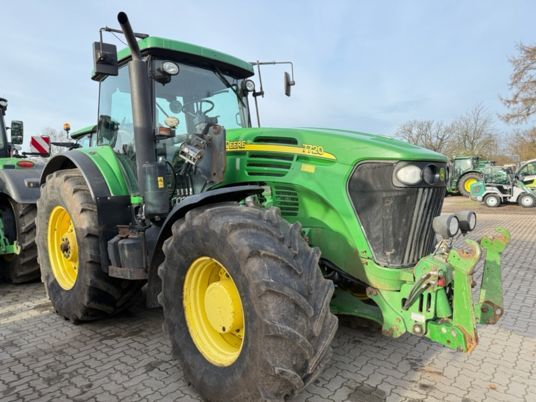 John Deere 7720