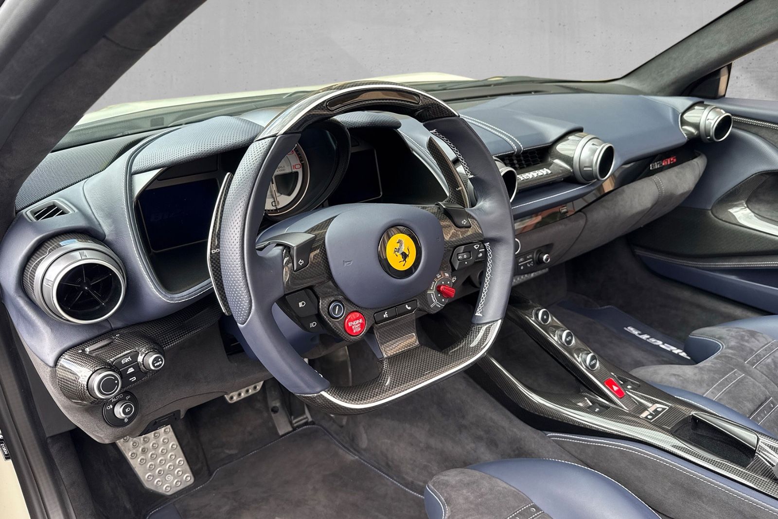 Fahrzeugabbildung Ferrari 812 GTS*Atelier*Blue Carbon*Painted Shields