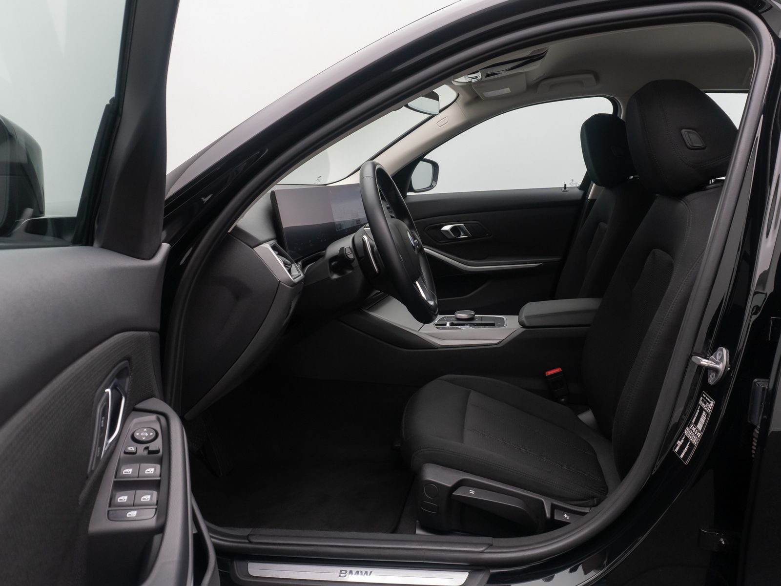 Fahrzeugabbildung BMW 318i GeschwindigReg DAB PDC Cockpit+ Widscreen