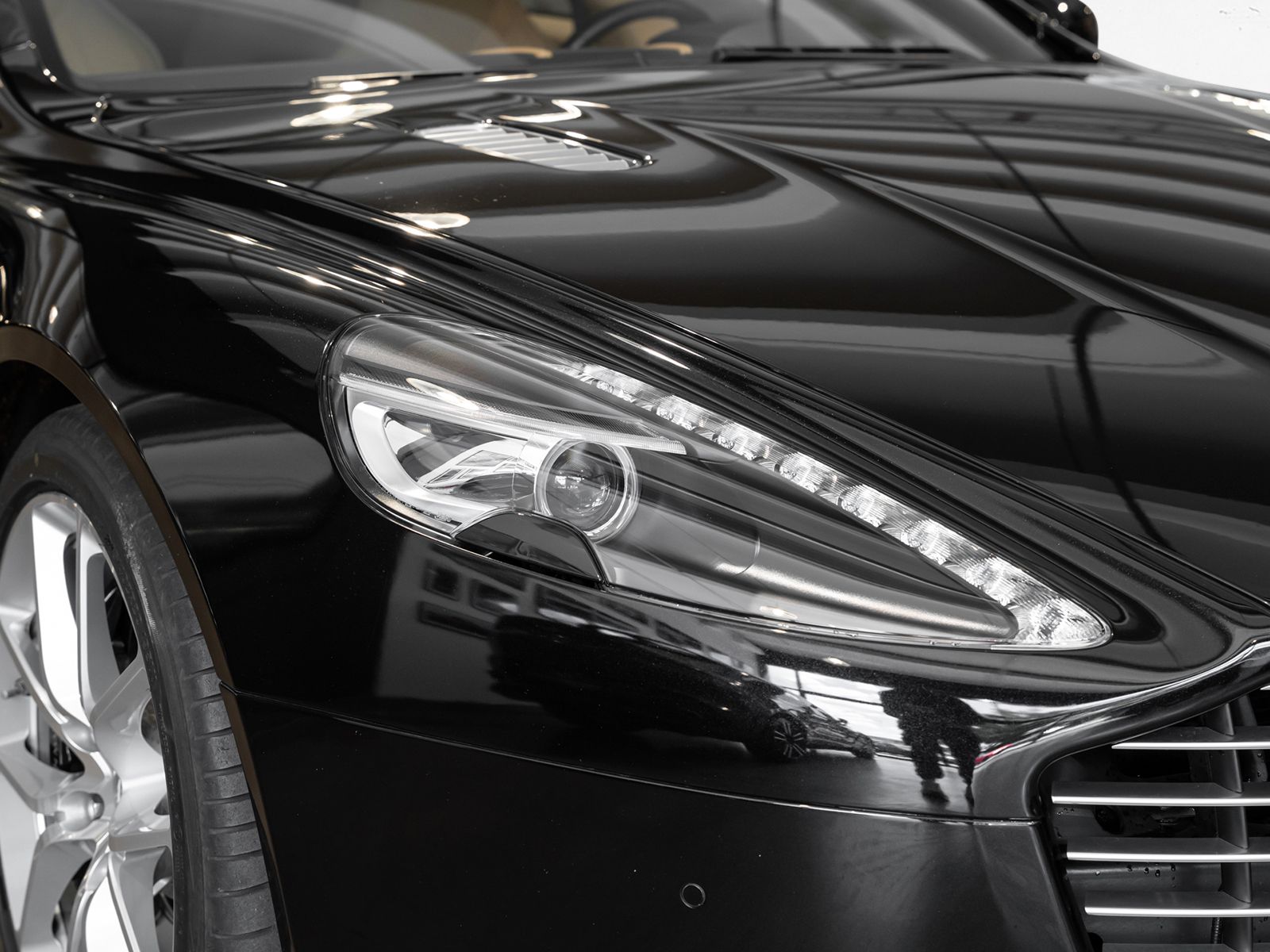 Fahrzeugabbildung Aston Martin Rapide S - Aston Martin Hamburg