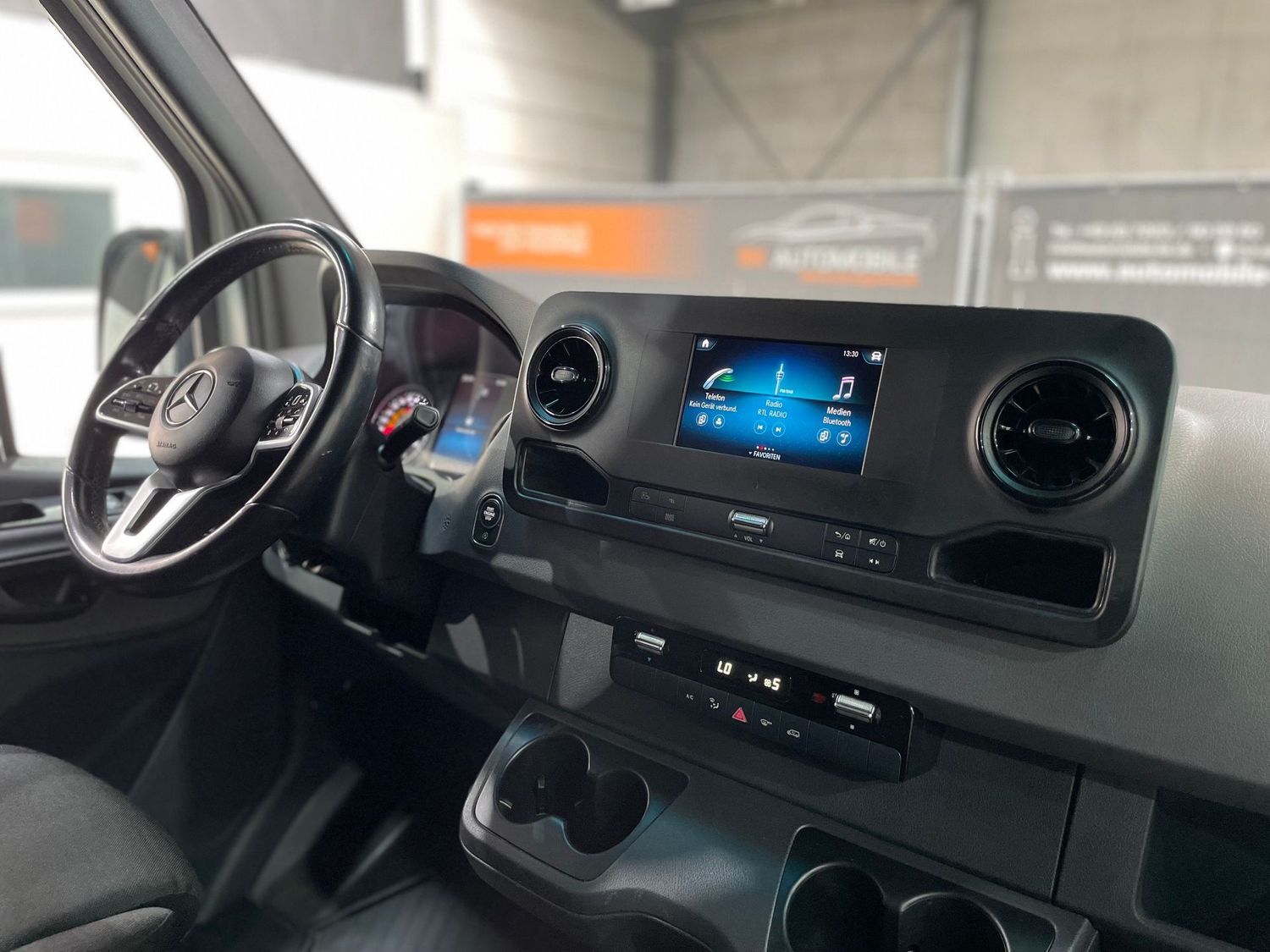 Fahrzeugabbildung Mercedes-Benz Sprinter 319CDI V6 Autm L2#Kamera#LED#ACC#AHK3,5