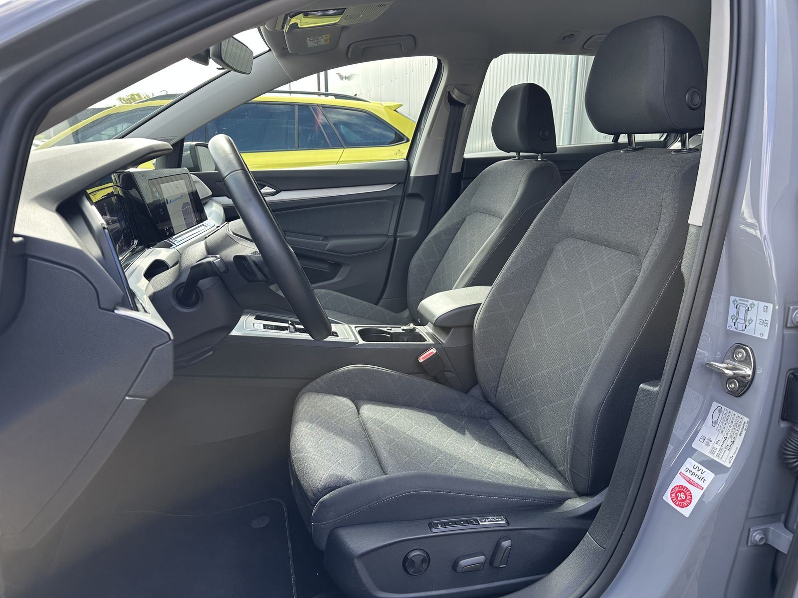 Fahrzeugabbildung Volkswagen Golf Variant 2.0 TDI DSG Life NAV+LED+ACC+STHZG