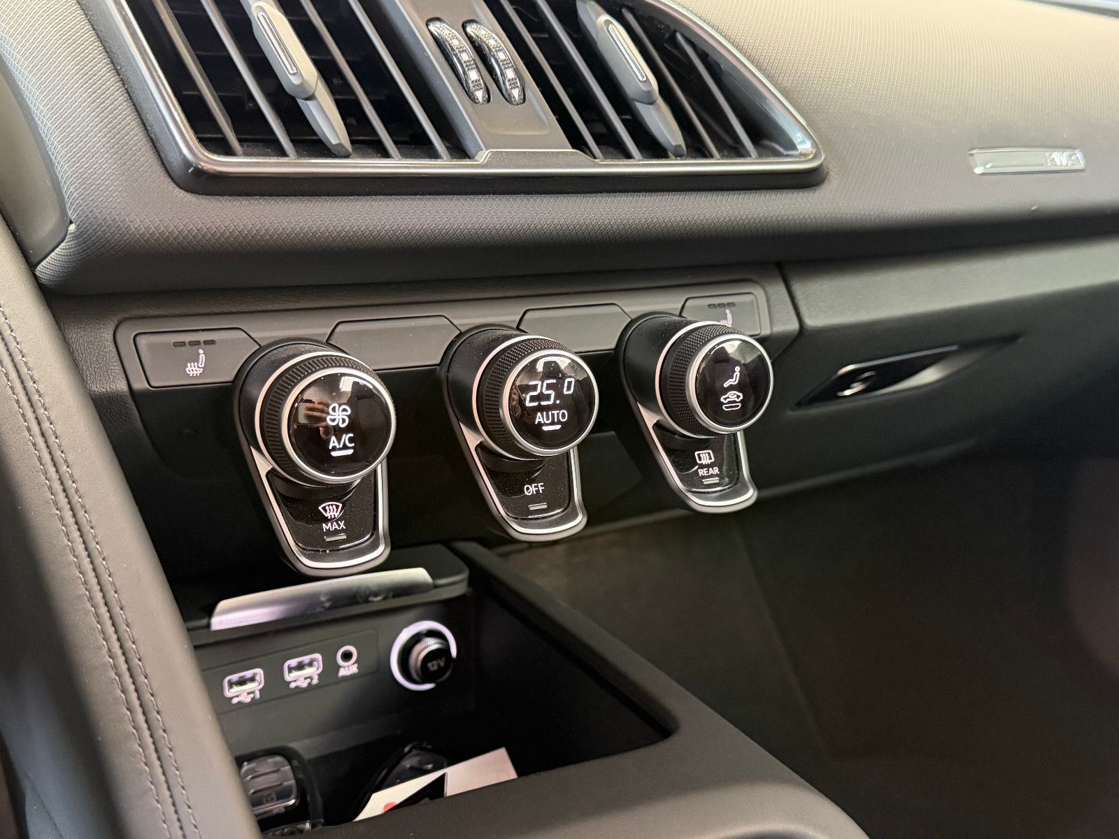 Fahrzeugabbildung Audi R8 Spyder 5.2 FSI RWD performance/BANG&OLUFSEN/