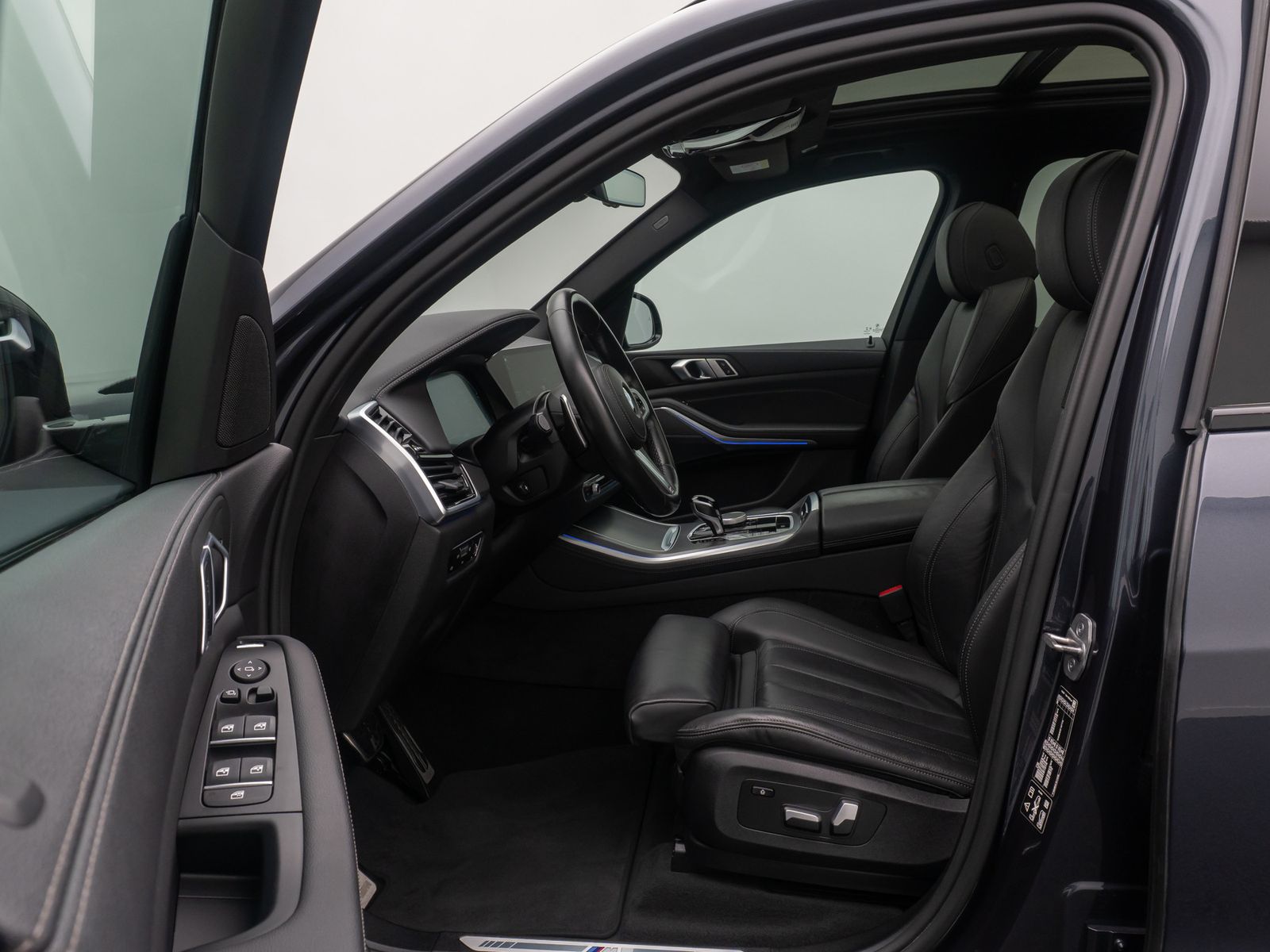 Fahrzeugabbildung BMW X5 xD30d M Sport 360&deg; HUD SoftCl Panorama 22Zoll