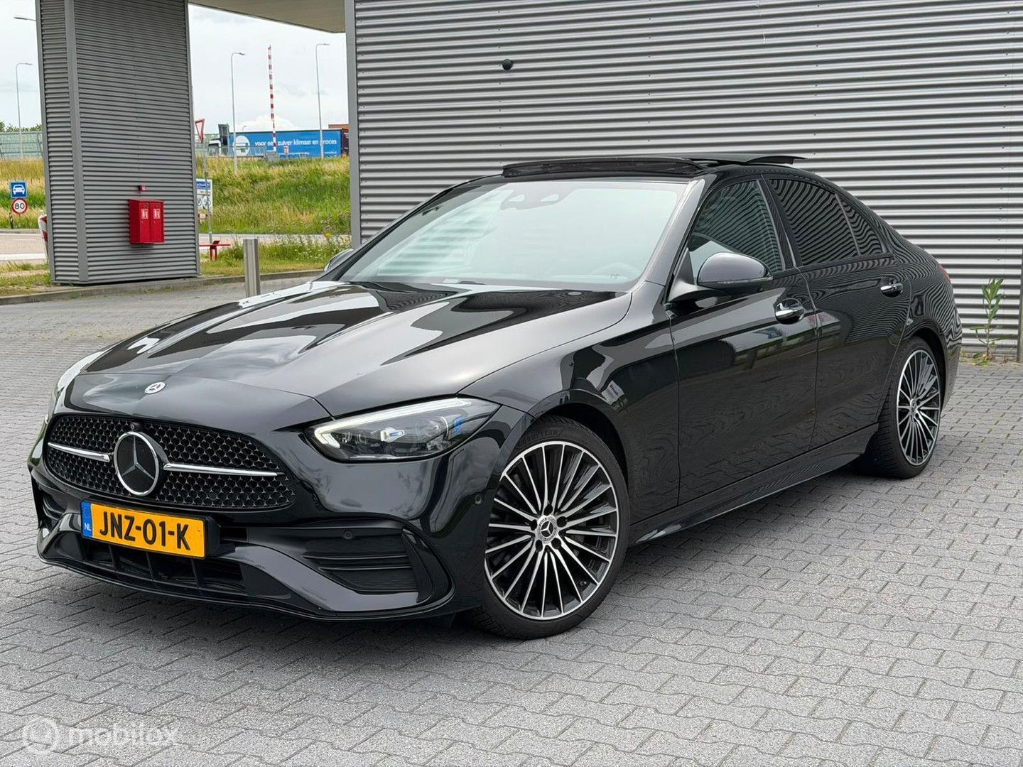 Mercedes-Benz C 200 AMG Line imagem 2