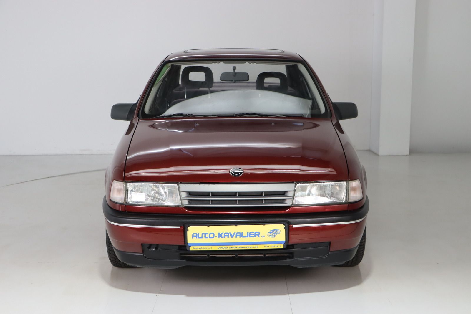 Fahrzeugabbildung Opel Vectra 1.6 * wenig km * Oldtimer * Schiebedach