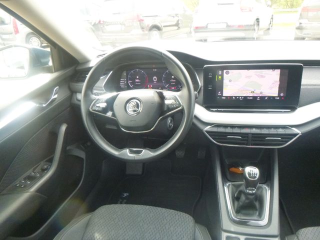 Fahrzeugabbildung Skoda Octavia 1,5 TSI Kombi >AHK/PANO/NAV/LED/SHZ<