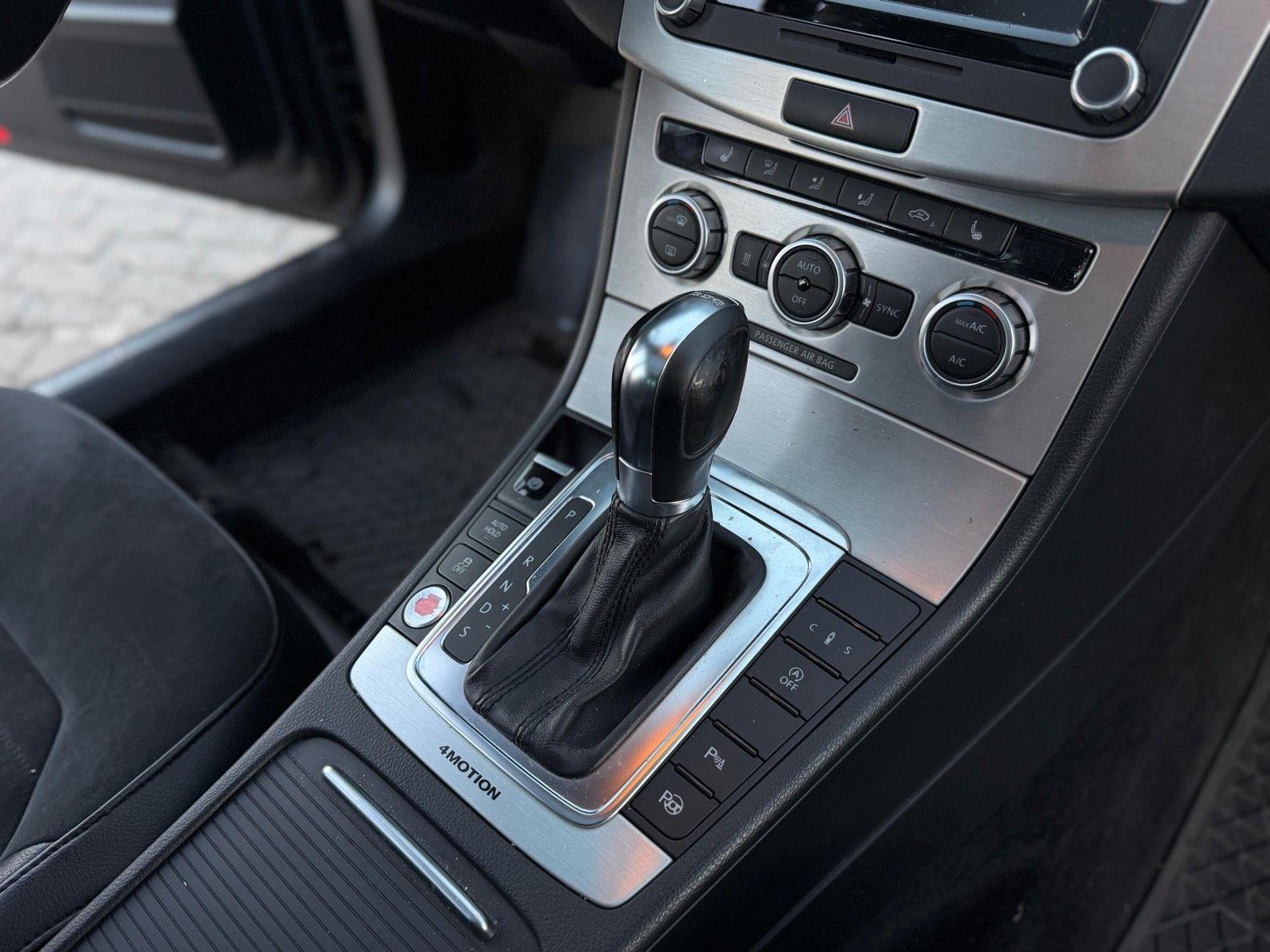 Volkswagen Passat 2012 — photo 11